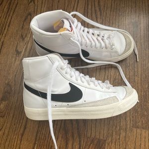 Women’s Blazer Mid ‘77 Shoes - size 8